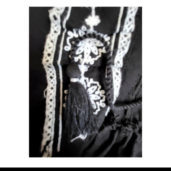 Anthropologie Akemi Kin Adelina Embroidered Blouse - Picture 5 of 10